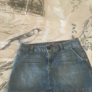 BOUNDABLE ITEM: Gap Jeans skirt